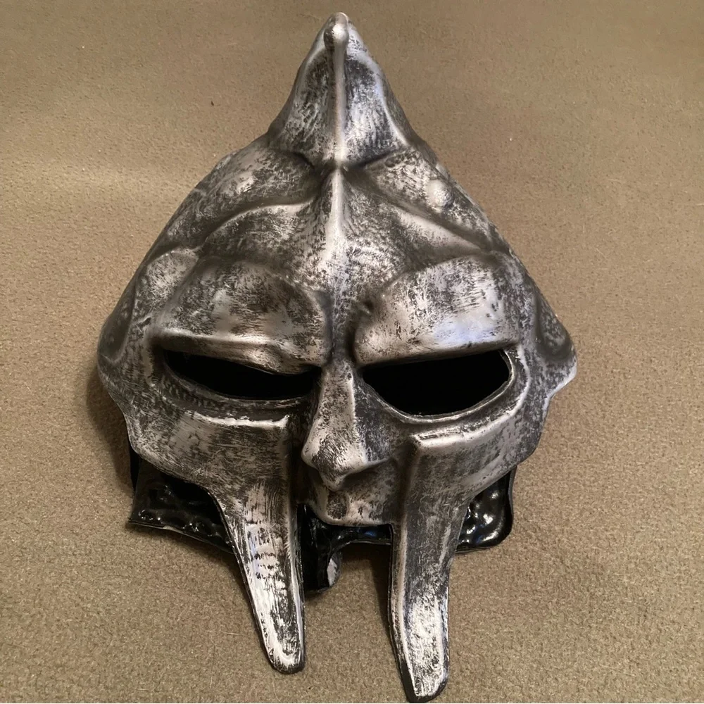 EUC California Costumes Gladiator Costume Black Silver Youth XL 12-14